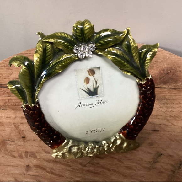 Vintage & Beautiful Ashleigh Manor Pewter Crafted Picture Frame - Palms / Stones - Picture 4 of 12